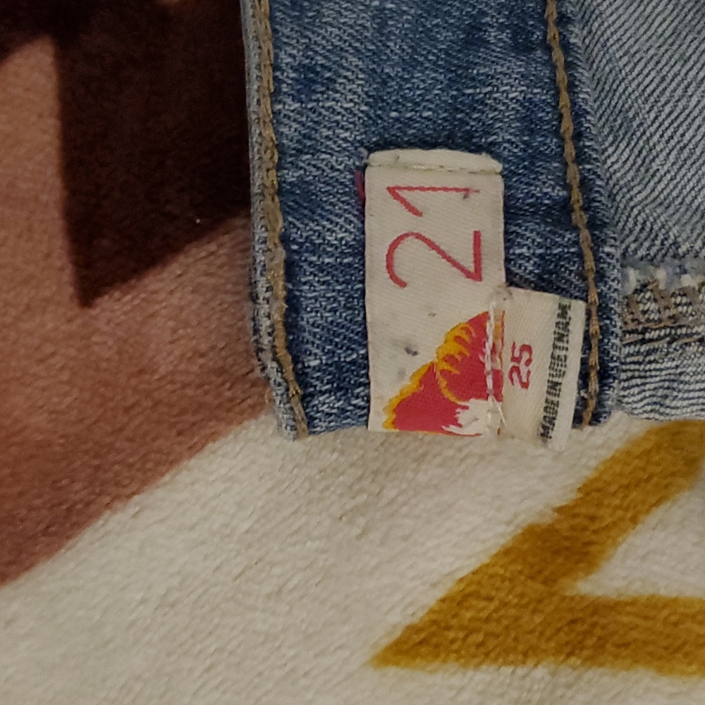 Jeans - Picture 7 of 7